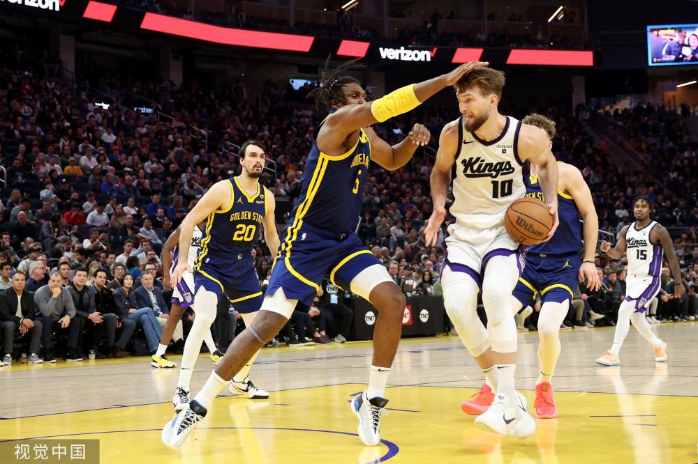 的熏陶下逐 的熏陶下逐