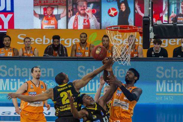 劳塔罗的回 劳塔罗的回